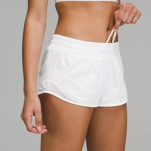 Great condition white hottie hot shorts size 10 2.5 inches, only worn once.